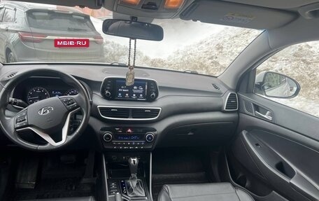 Hyundai Tucson III, 2019 год, 2 300 000 рублей, 2 фотография