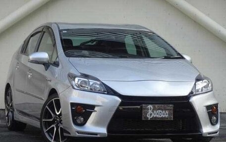 Toyota Prius, 2015 год, 970 000 рублей, 1 фотография