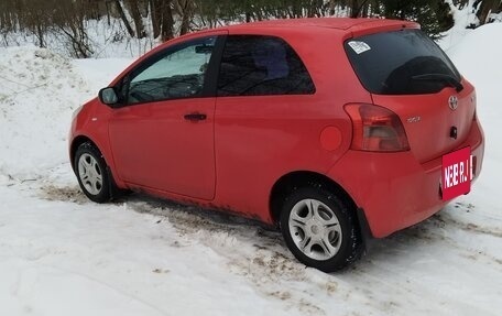 Toyota Yaris III рестайлинг, 2007 год, 320 000 рублей, 3 фотография