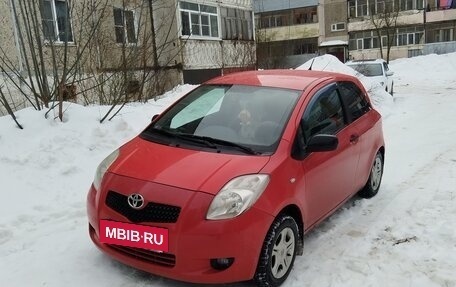 Toyota Yaris III рестайлинг, 2007 год, 320 000 рублей, 2 фотография