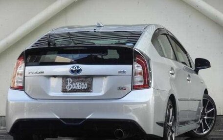 Toyota Prius, 2015 год, 970 000 рублей, 3 фотография