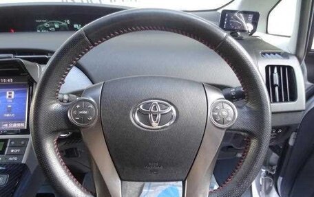 Toyota Prius, 2015 год, 970 000 рублей, 12 фотография