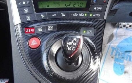 Toyota Prius, 2015 год, 970 000 рублей, 7 фотография