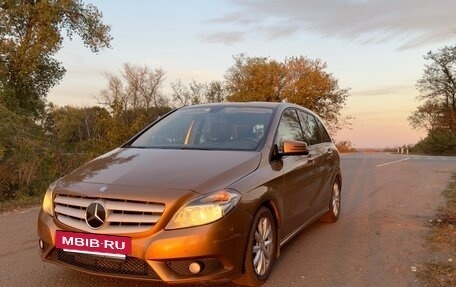 Mercedes-Benz B-Класс, 2013 год, 1 050 000 рублей, 2 фотография