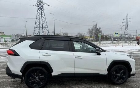 Toyota RAV4, 2021 год, 2 950 000 рублей, 5 фотография