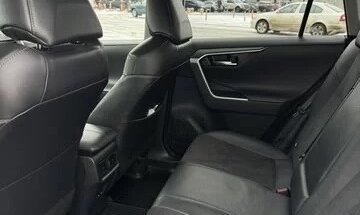 Toyota RAV4, 2021 год, 2 950 000 рублей, 12 фотография