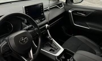 Toyota RAV4, 2021 год, 2 950 000 рублей, 8 фотография