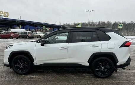 Toyota RAV4, 2021 год, 2 950 000 рублей, 4 фотография