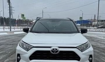 Toyota RAV4, 2021 год, 2 950 000 рублей, 2 фотография