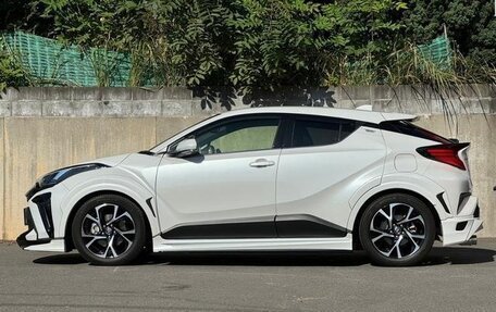 Toyota C-HR I рестайлинг, 2022 год, 1 915 000 рублей, 2 фотография