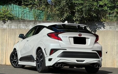 Toyota C-HR I рестайлинг, 2022 год, 1 915 000 рублей, 3 фотография