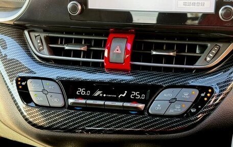 Toyota C-HR I рестайлинг, 2022 год, 1 915 000 рублей, 17 фотография