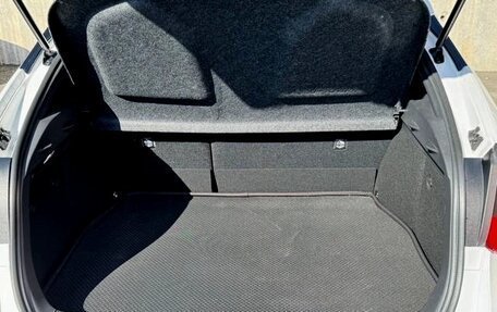 Toyota C-HR I рестайлинг, 2022 год, 1 915 000 рублей, 25 фотография