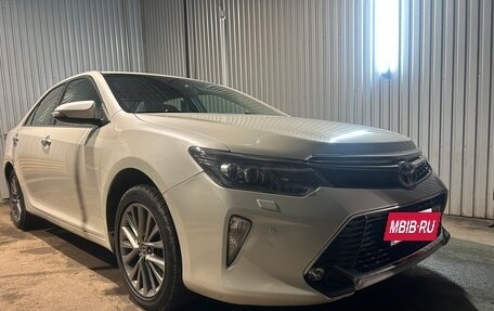 Toyota Camry, 2017 год, 2 158 000 рублей, 10 фотография