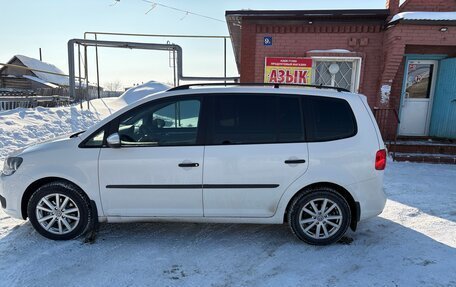 Volkswagen Touran III, 2011 год, 970 000 рублей, 4 фотография