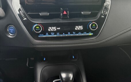 Toyota Corolla, 2020 год, 2 350 000 рублей, 10 фотография