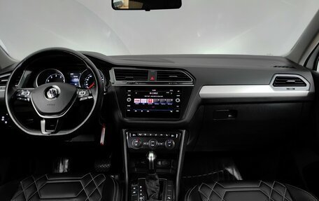 Volkswagen Tiguan II, 2020 год, 2 405 000 рублей, 12 фотография