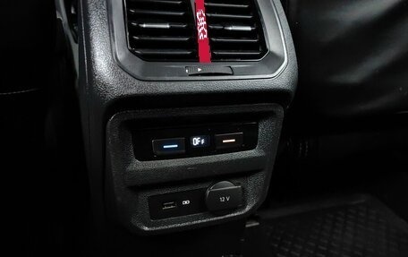 Volkswagen Tiguan II, 2020 год, 2 405 000 рублей, 17 фотография