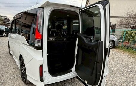 Honda Stepwgn IV, 2021 год, 2 056 000 рублей, 18 фотография