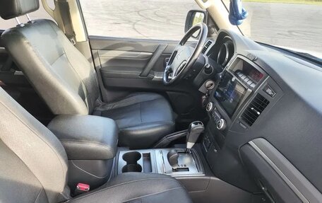 Mitsubishi Pajero IV, 2014 год, 2 500 000 рублей, 4 фотография