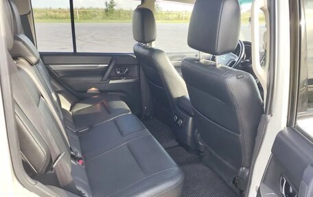 Mitsubishi Pajero IV, 2014 год, 2 500 000 рублей, 7 фотография