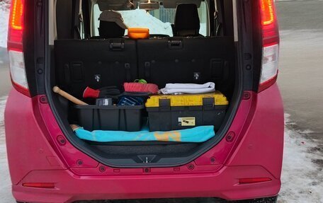 Toyota Roomy I, 2017 год, 800 000 рублей, 3 фотография