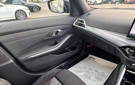 BMW 3 серия, 2025 год, 4 300 000 рублей, 15 фотография