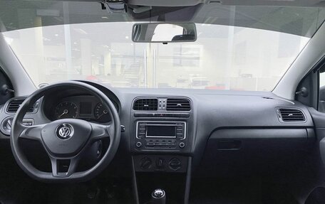 Volkswagen Polo VI (EU Market), 2015 год, 955 000 рублей, 17 фотография