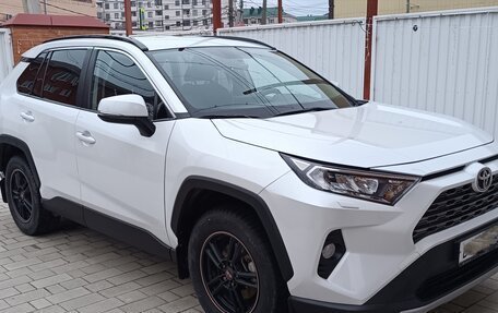 Toyota RAV4, 2021 год, 3 400 000 рублей, 1 фотография