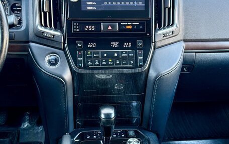 Toyota Land Cruiser 200, 2018 год, 8 900 000 рублей, 7 фотография