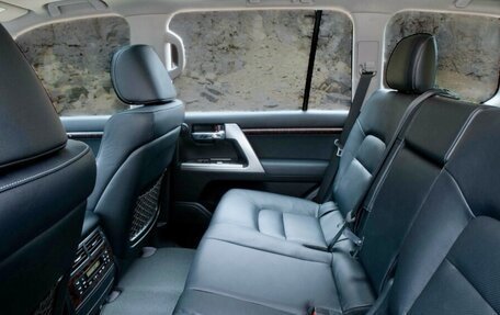 Toyota Land Cruiser 200, 2018 год, 8 900 000 рублей, 10 фотография