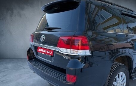 Toyota Land Cruiser 200, 2018 год, 8 900 000 рублей, 5 фотография