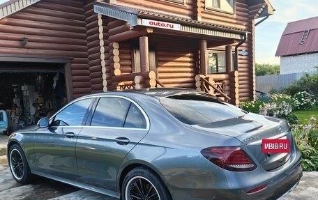 Mercedes-Benz E-Класс, 2018 год, 2 700 000 рублей, 3 фотография