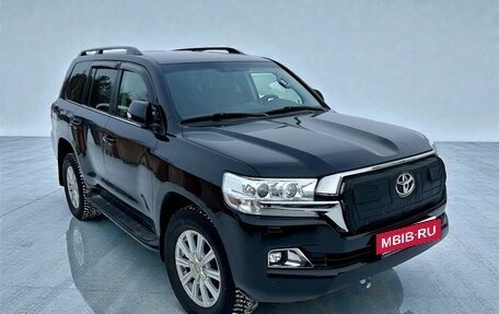 Toyota Land Cruiser 200, 2018 год, 8 900 000 рублей, 2 фотография