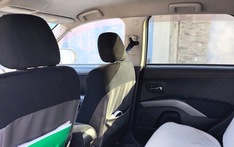 Mitsubishi Outlander III рестайлинг 3, 2010 год, 1 255 000 рублей, 8 фотография