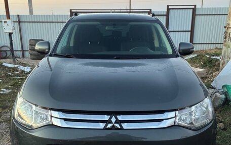 Mitsubishi Outlander III рестайлинг 3, 2014 год, 1 565 000 рублей, 1 фотография