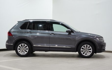 Volkswagen Tiguan II, 2021 год, 2 470 000 рублей, 5 фотография