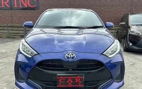 Toyota Yaris, 2021 год, 954 000 рублей, 2 фотография