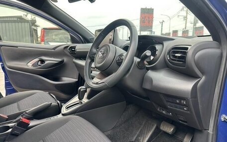 Toyota Yaris, 2021 год, 954 000 рублей, 17 фотография