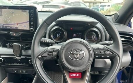 Toyota Yaris, 2021 год, 954 000 рублей, 10 фотография