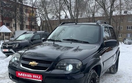 Chevrolet Niva I рестайлинг, 2018 год, 820 000 рублей, 2 фотография