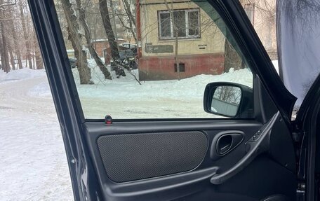 Chevrolet Niva I рестайлинг, 2018 год, 820 000 рублей, 10 фотография