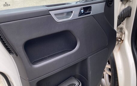 Volkswagen Multivan T5, 2008 год, 1 750 000 рублей, 15 фотография