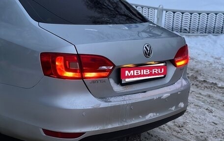 Volkswagen Jetta VI, 2011 год, 548 000 рублей, 2 фотография