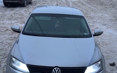 Volkswagen Jetta VI, 2011 год, 548 000 рублей, 3 фотография