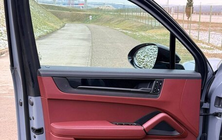 Porsche Cayenne III, 2025 год, 18 400 000 рублей, 23 фотография