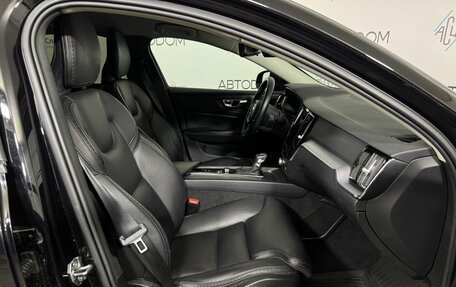 Volvo V60 Cross Country II, 2019 год, 2 975 000 рублей, 9 фотография