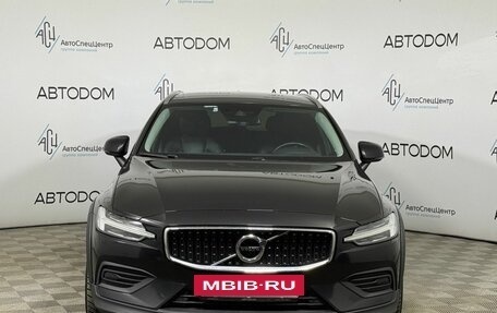 Volvo V60 Cross Country II, 2019 год, 2 975 000 рублей, 3 фотография