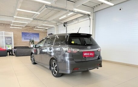Toyota Wish II, 2012 год, 1 599 000 рублей, 4 фотография
