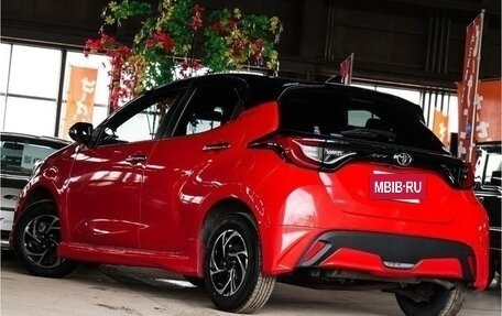 Toyota Yaris, 2022 год, 1 440 000 рублей, 5 фотография